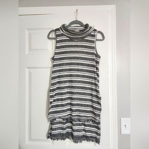 Tea n Rose grey and white Turtleneck sweater dress with fringe size small